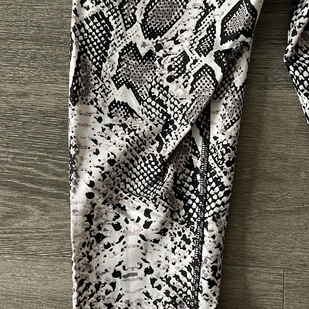 Human Performance Engineering Snake Print Leggings - image 5